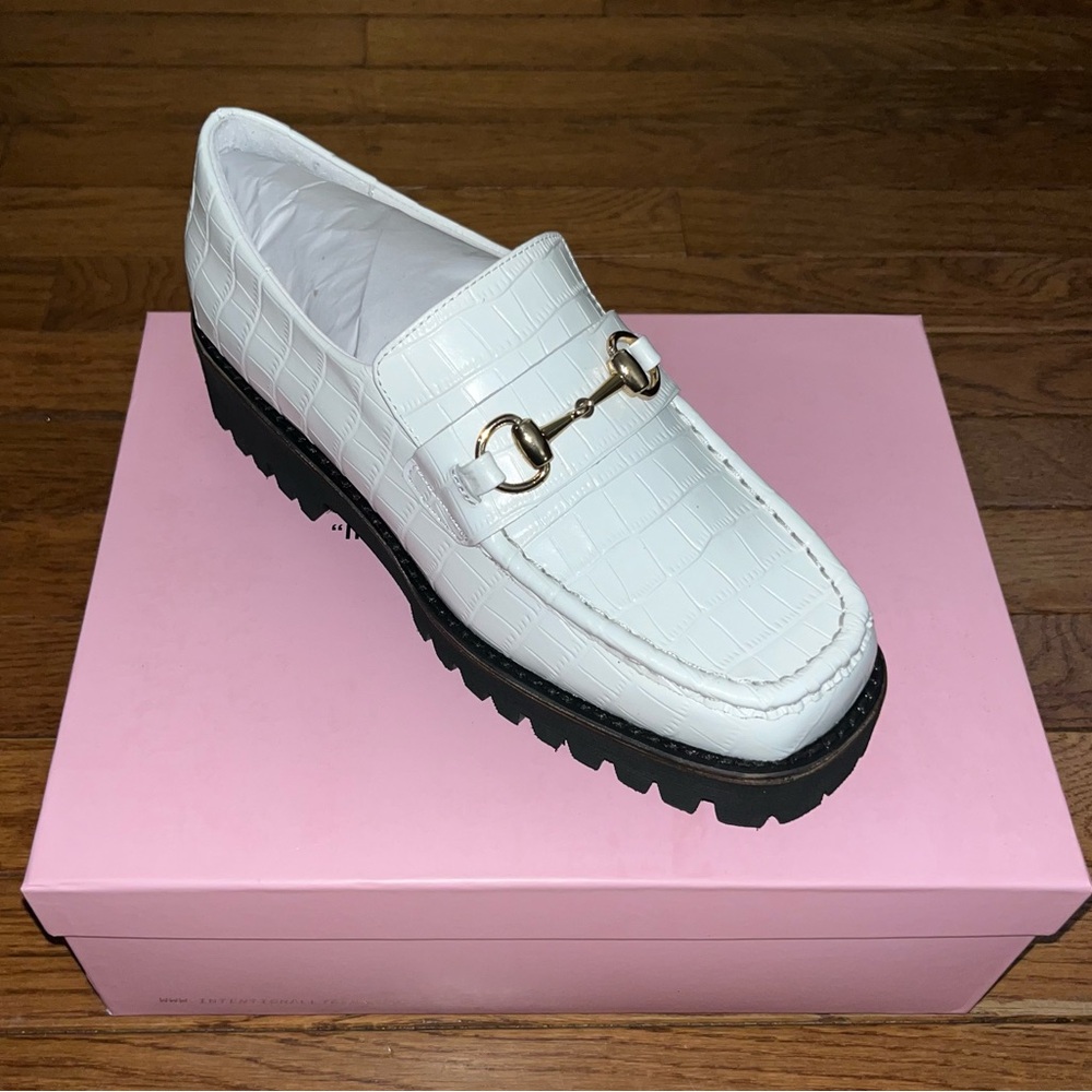 INTENTIONALLY BLANK White Leather HK2 Loafers Croc Embossed Lug Sole Women’s 5